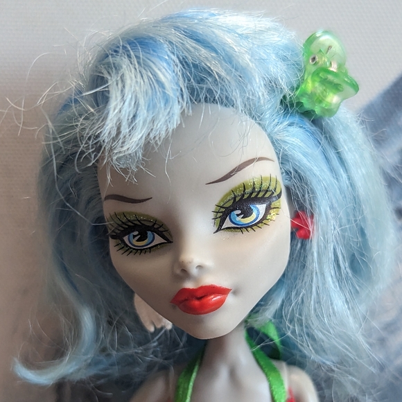 Monster High feat. Ghoulia Yelps - Picture 2 of 7